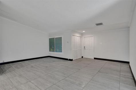967 NW 89th Avenue Plantation FL 33324