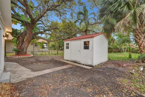 5025 SW 22nd Street Hollywood FL 33023
