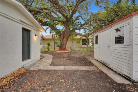 5025 SW 22nd Street Hollywood FL 33023
