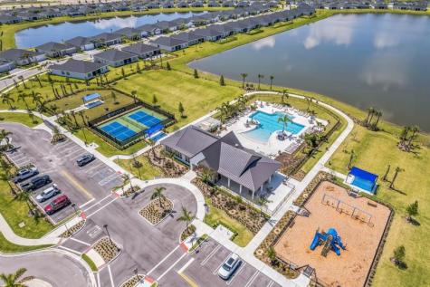 10661 NW Suncrest Lp Port St Lucie FL 34987