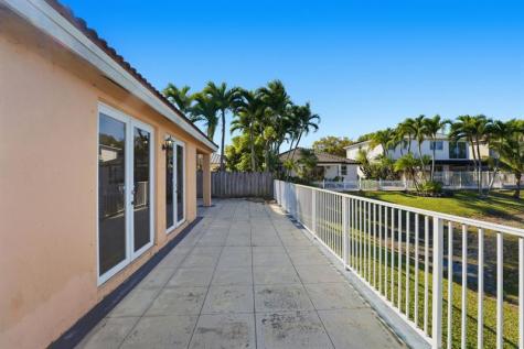 1222 SW 144th Court Miami FL 33184