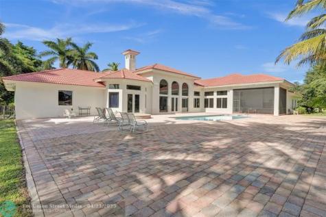 16140 Rio Rodeo Delray Beach FL 33446