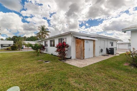 8101 NW 59th Court Tamarac FL 33321