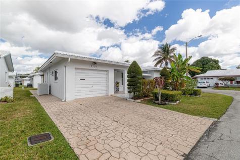 8101 NW 59th Court Tamarac FL 33321