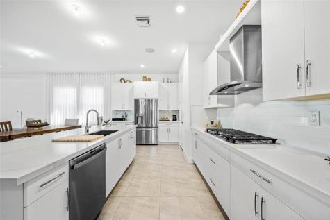 12295 N Baypoint Circle Parkland FL 33076