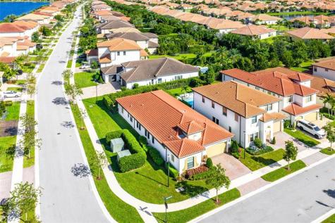 12295 N Baypoint Circle Parkland FL 33076