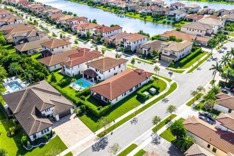 12295 N Baypoint Circle Parkland FL 33076