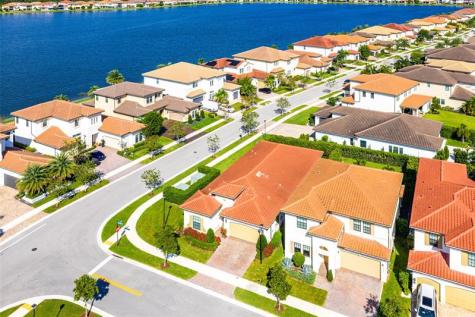 12295 N Baypoint Circle Parkland FL 33076