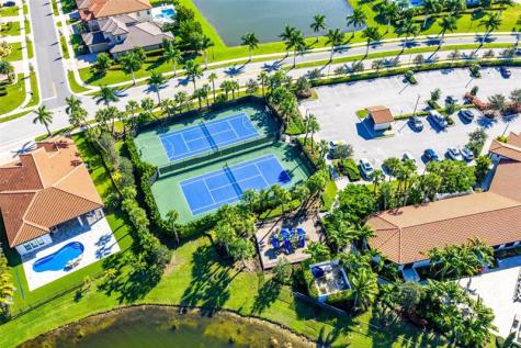 12295 N Baypoint Circle Parkland FL 33076
