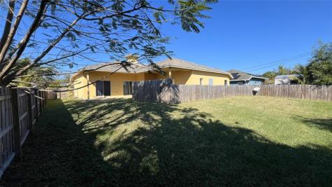 120 SW Grimaldo Terrace Port St Lucie FL 34984