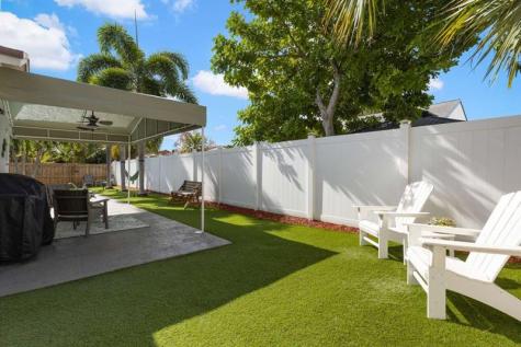 8101 Rose Marie Circle Boynton Beach FL 33472