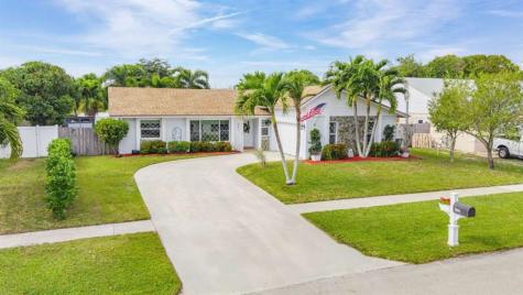 8101 Rose Marie Circle Boynton Beach FL 33472