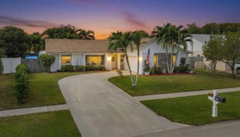 8101 Rose Marie Circle Boynton Beach FL 33472