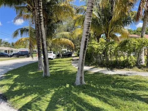 671 NW 38th Street Deerfield Beach FL 33064