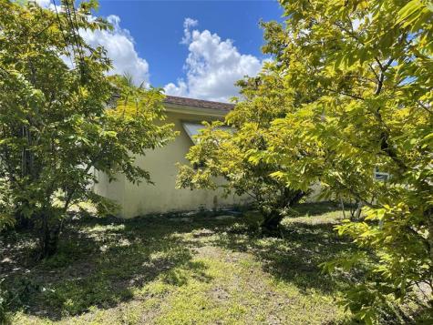 671 NW 38th Street Deerfield Beach FL 33064