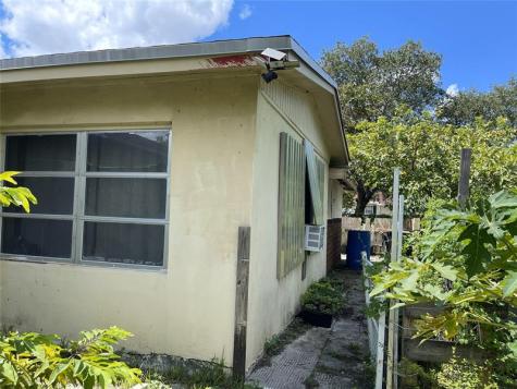 671 NW 38th Street Deerfield Beach FL 33064