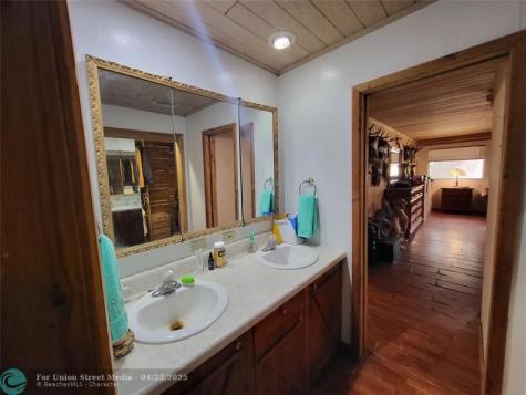 70 Tin House Cove Road Lorida FL 33857