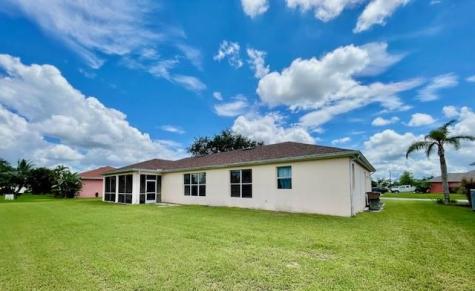 589 Genevieve Drive Lehigh Acres FL 33936