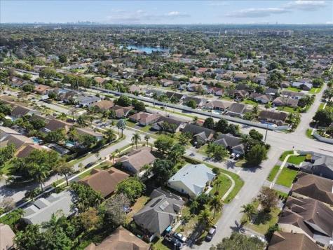 5150 NW 75th Avenue Lauderhill FL 33319
