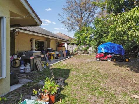 5150 NW 75th Avenue Lauderhill FL 33319