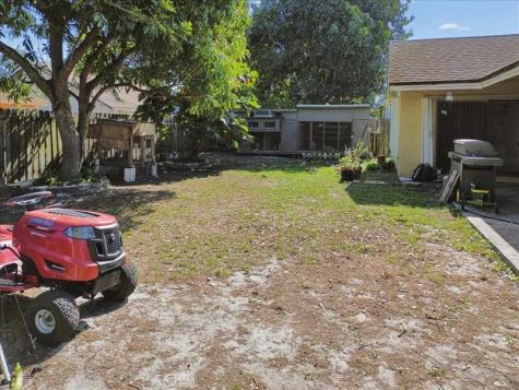 5150 NW 75th Avenue Lauderhill FL 33319