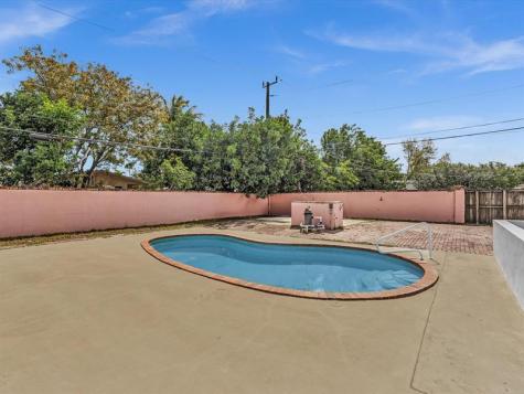 2340 SW 42nd Terrace Fort Lauderdale FL 33317