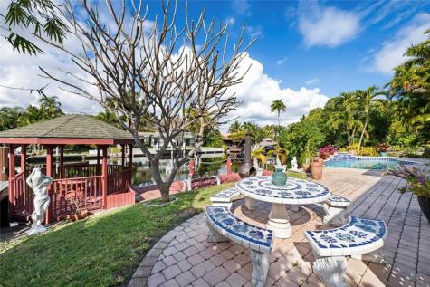 1735 NE 23rd Avenue Fort Lauderdale FL 33305