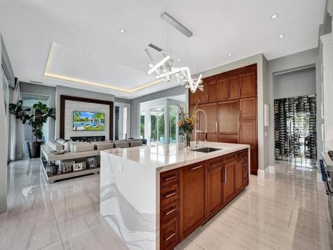 2401 NE 37th Drive Fort Lauderdale FL 33308