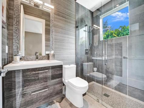 2401 NE 37th Drive Fort Lauderdale FL 33308