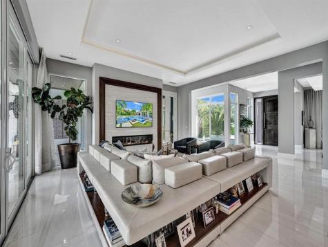 2401 NE 37th Drive Fort Lauderdale FL 33308