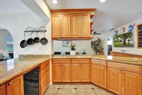 10402 NW 5th Manor Plantation FL 33324