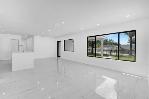 16011 NW 38th Court Opa-Locka FL 33054