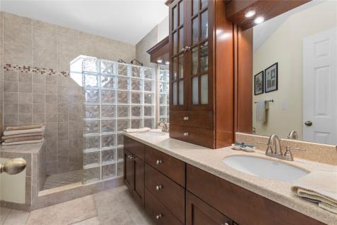 2933 Myrtle Oak Circle Davie FL 33328