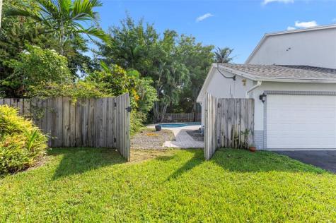 4770 SW 57th Terrace Davie FL 33314