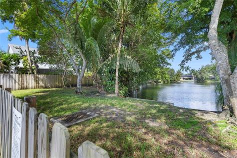 4770 SW 57th Terrace Davie FL 33314