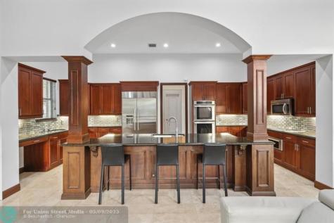 2753 W Stonebrook Circle Davie FL 33330