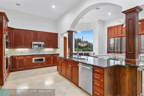 2753 W Stonebrook Circle Davie FL 33330