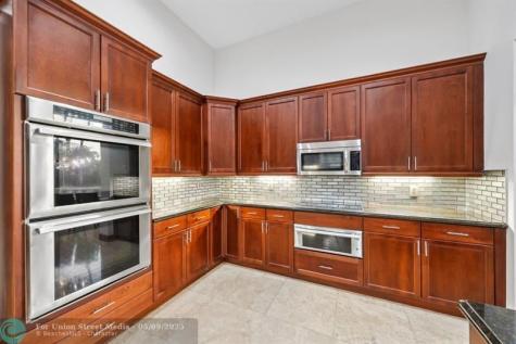 2753 W Stonebrook Circle Davie FL 33330
