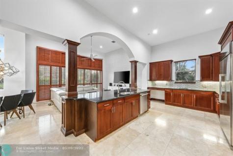 2753 W Stonebrook Circle Davie FL 33330