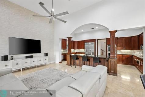 2753 W Stonebrook Circle Davie FL 33330
