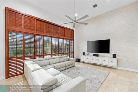 2753 W Stonebrook Circle Davie FL 33330
