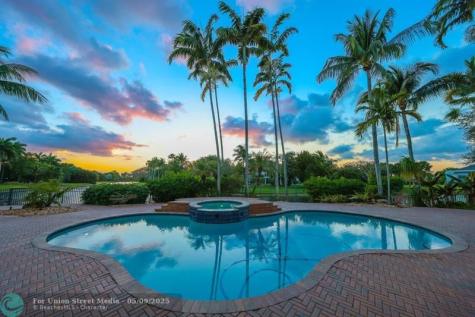 2753 W Stonebrook Circle Davie FL 33330