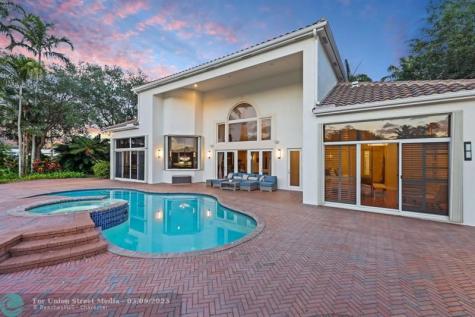 2753 W Stonebrook Circle Davie FL 33330