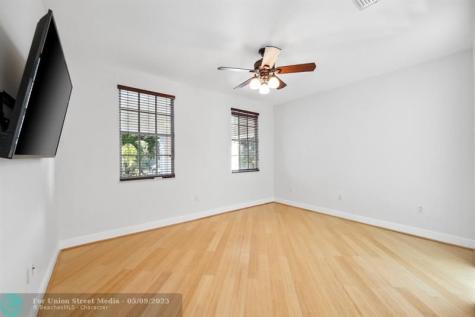 2753 W Stonebrook Circle Davie FL 33330