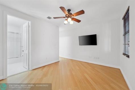 2753 W Stonebrook Circle Davie FL 33330