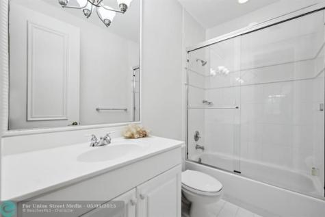 2753 W Stonebrook Circle Davie FL 33330