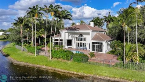 2753 W Stonebrook Circle Davie FL 33330