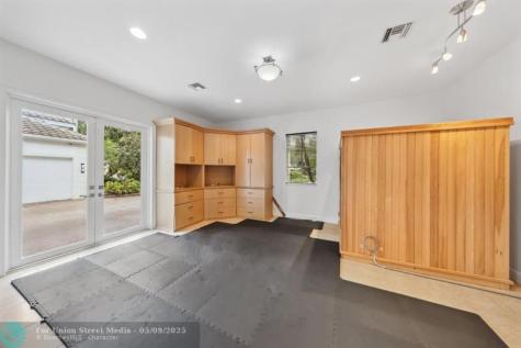 2753 W Stonebrook Circle Davie FL 33330