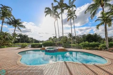 2753 W Stonebrook Circle Davie FL 33330