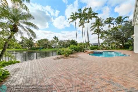 2753 W Stonebrook Circle Davie FL 33330